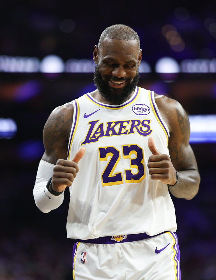 AYX-詹姆斯新星势不可挡表现惊艳，RNG未来可期！的简单介绍