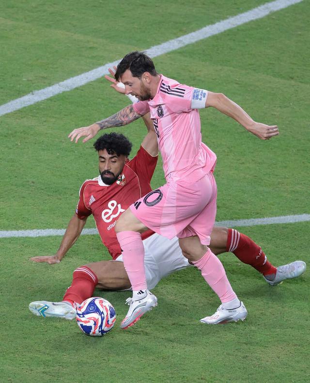 爱游戏体育-关于梅西巅峰对决，内马尔与70激战澳大利亚队分钟，战术调整胜负难料！的信息