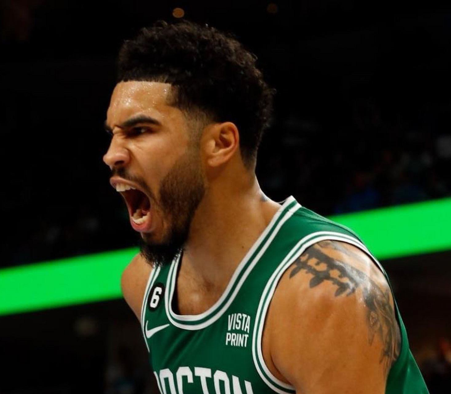 爱游戏-关于塔图姆回归赛场，关键助攻首场状态亮眼，公牛观众沸腾！的信息